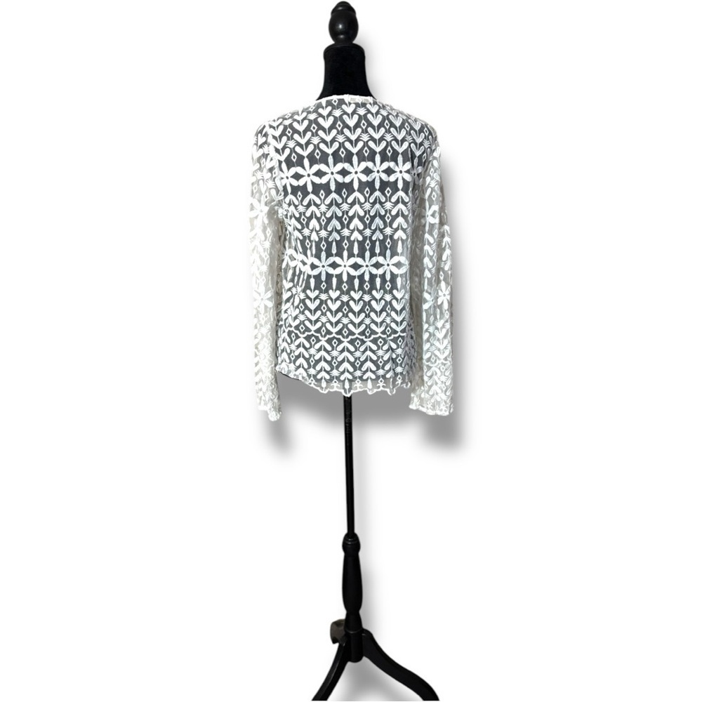 River Island Sheer Lace Up Front Floral Lace Design Long Sleeve Blouse in White - Picture 12 of 15